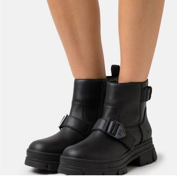 Ugg Ashton Short Waterproof Combat Boots Size 9US - Picture 1 of 8